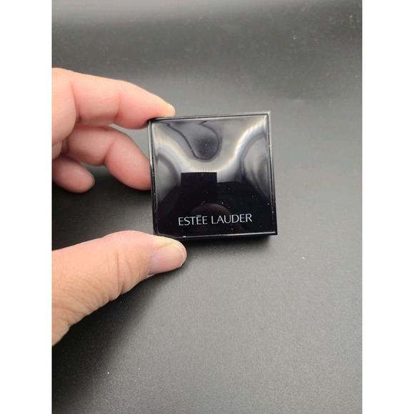 Estee Lauder Defining Wet/Dry Eyeshadow #28 Insolent Ivory Velvet RARE! NEW - Picture 1 of 2